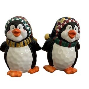 Pico Japan Holiday Penguin Salt and Pepper Shaker Set